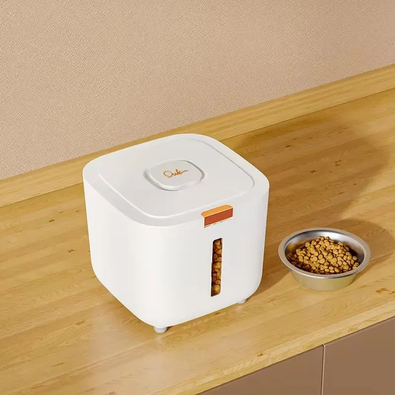 Pet food storage barrel